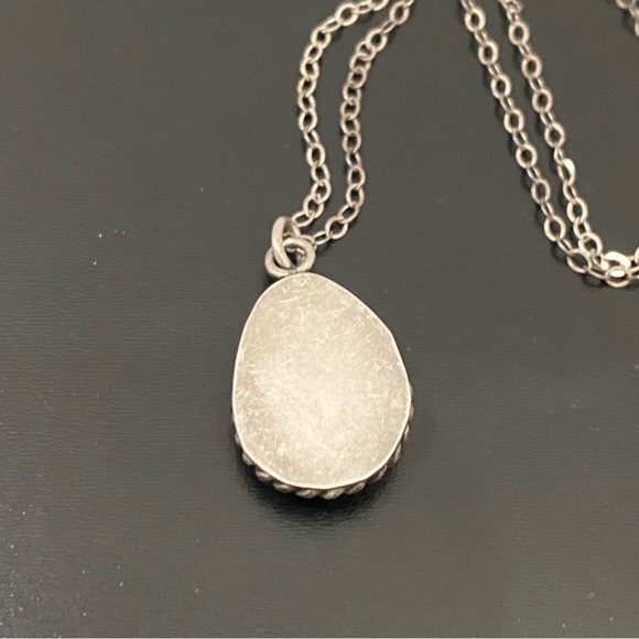 Vintage Native American Sterling Silver Mother Of Pearl Teardrop Pendant Necklac - Picture 11 of 15